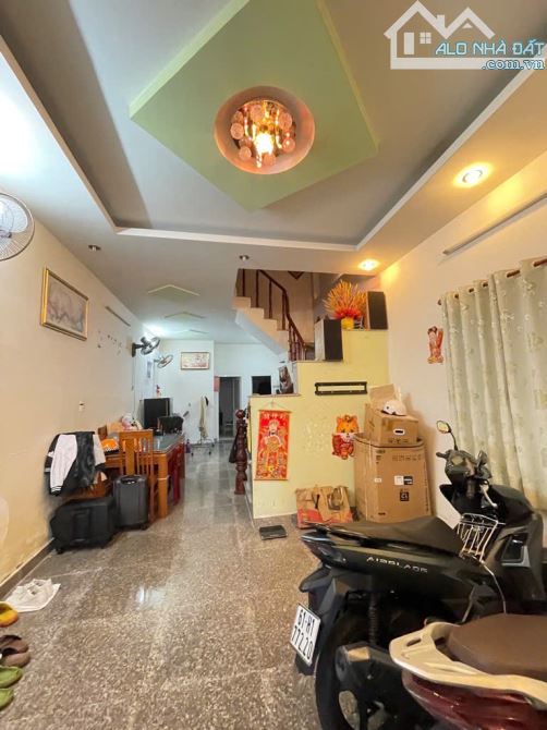 SIÊU PHẨM NHÀ CẤP 4 HXH SAU CHI CỤC THUẾ TP THỦ ĐỨC 67M2 GIÁ 4,X TỶ - 1