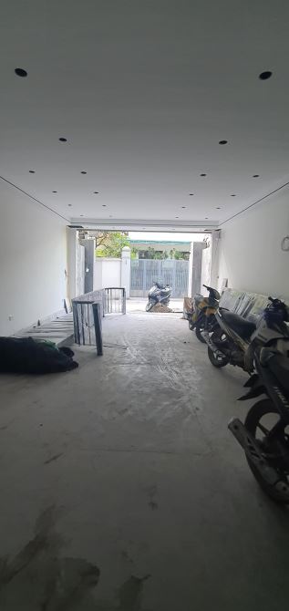 Bán nhà nguyễn văn cừ 101m2 xây 7 tầng , tháng máy , gara 2 xe ô tô , nội thất xịn sò - 1