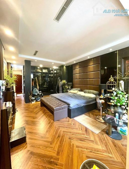 BÁN NHÀ PHÂN LÔ LÝ NAM ĐẾ HOÀN KIẾM - 75M 8T MT 13M - OTO ĐỖ CỬA LÔ GÓC 3 THOÁNG THANG MÁY - 1