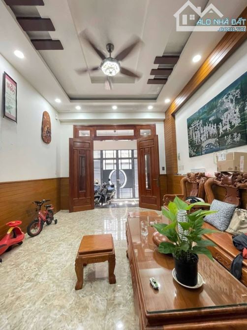 HẺM XE HƠI - NHÀ MỚI ĐẸP - ĐỘC LẬP - Tân Quý -TÂN PHÚ - 4X20 - GIÁ 9.3 TỶ TL - 1