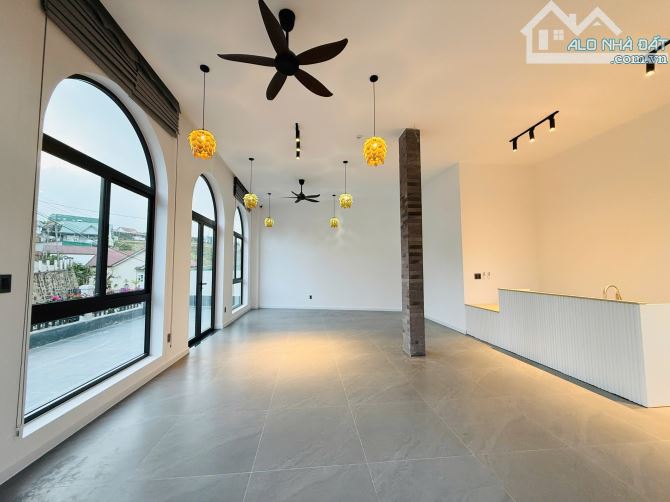 BIỆT THỰ LÔ GÓC MẶT TIỀN ĐƯỜNG XUÂN THÀNH - 1