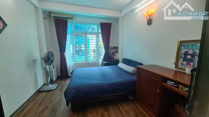 NHỈNH 5 TỶ NHÀ HÀO NAM - NGÕ THÔNG THOÁNG - GẦN CÁT LINH VĂN MIẾU - 6 TẦNG - 1