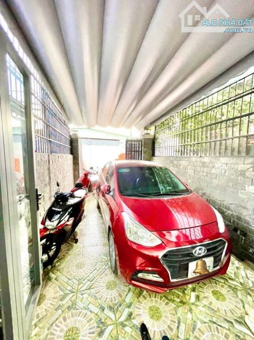NGAY TRƯỜNG THPT ĐÀO SƠN TÂY THỦ ĐỨC - NHÀ 2 TẦNG 4PN 70M2 - SỔ RIÊNG HOÀN CÔNG CHỈ 4.9 TỶ - 1