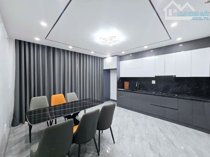 1 căn duy nhất Kẻ Tạnh - Việt Hưng - 6 tầng - thang máy - ô tô nằm im trong nhà -  g.i.á - 1