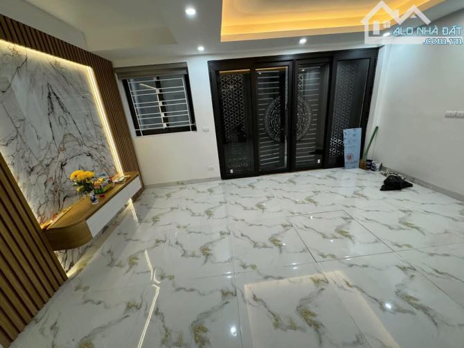 BÁN NHÀ LÔ GÓC ĐÌNH ĐÔNG – HBT-35m*  5 TẦNG * MT 4m-THANG MÁY – NỞ HẬU – 15M RA PHỐ 9.8 Tỷ - 1