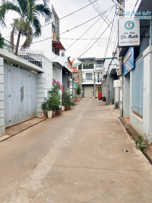 Đất hẻm 102 nguyễn tất thành. 2 tỷ590. Hướng đông nam - 1