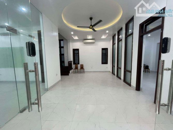 BIỆT THỰ CAO CẤP MỘ LAO HÀ ĐÔNG, LÔ GÓC, Ô TRÁNH VỈA HÈ, 157M2- 3 TẦNG- MT 22M- GIÁ 32 TỶ - 1