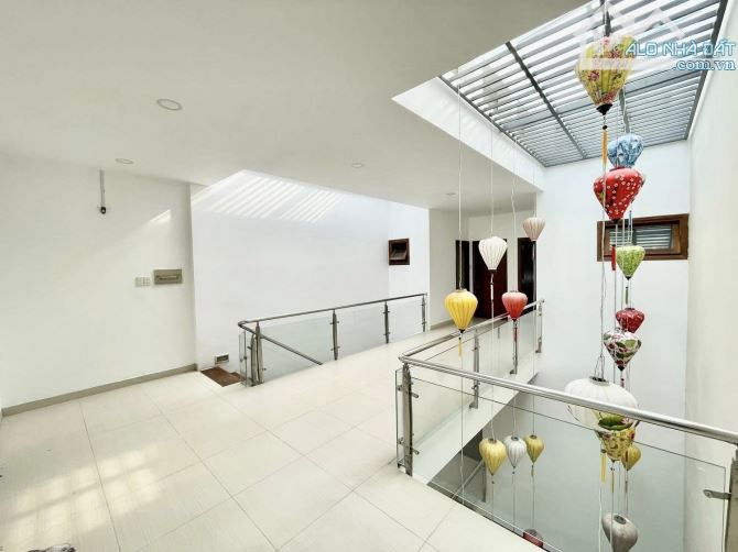 BIỆT THỰ MINI CAO CẤP 147M2 NGANG 6M ,  ĐƯỜNG LÊ VĂN LƯƠNG, GẦN ĐH TÔN ĐỨC THẮNG - 1