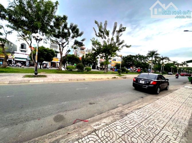 LƯU CHÍ HIẾU TÂY THẠNH- HẺM Ô TÔ- 5X25M- 2 TẦNG- XÂY CHDV VIP- 7.XX TỶ - 2