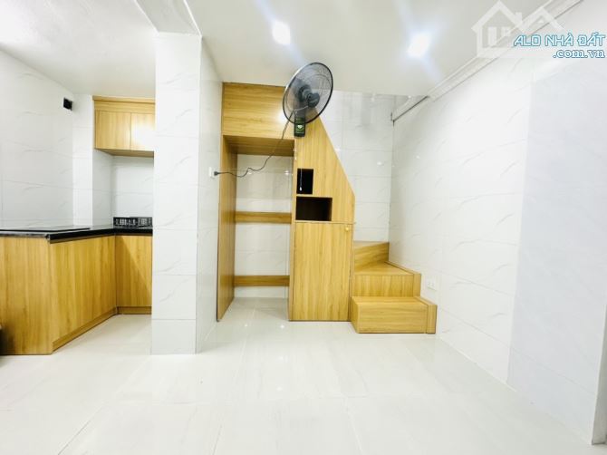 TRUNG TÂM HAI BÀ TRƯNG - HÀNG XÓM PHỐ CỔ - NHỈNH 2 TỶ NHỈNH - NHỎ XINH 3 NGỦ ĐỦ CÔNG NĂNG. - 2