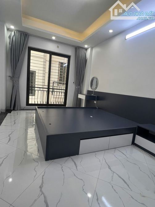 Hơn 6 tỷ Ngõ Gốc Đề, Hoàng Mai, lô góc, 2 thoáng, 40m2x 5tầng, Mt 4m, ngõ thông ba gác - 2