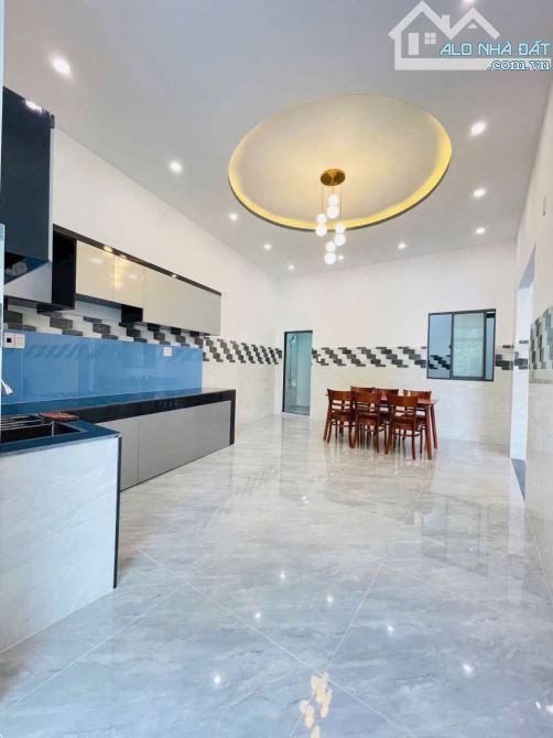🔴CHỦ CHÀO BÁN NHÀ C4 MÊ ĐÚC LÔ GÓC 2MT THÔN QUANG CHÂU ĐƯỜNG Ô TÔ DT145m NGANG 9M Giá 2ty - 2