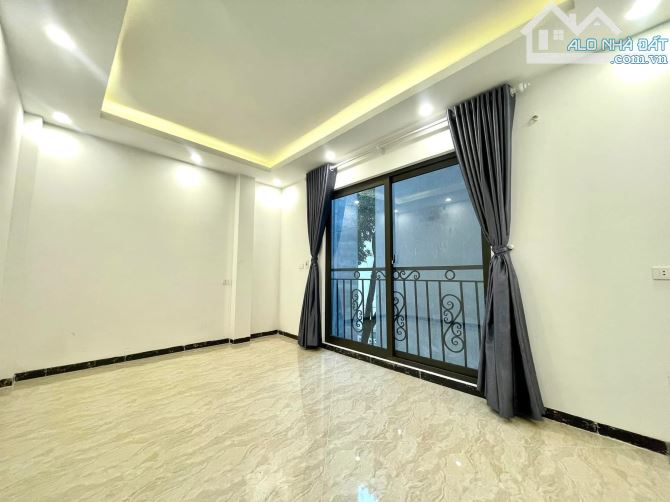 Chính chủ nhờ bán căn Thanh Nhàn 30m2 x 5 tầng x mt 4,5m thang máy giá hơn 7 tỷ . - 2