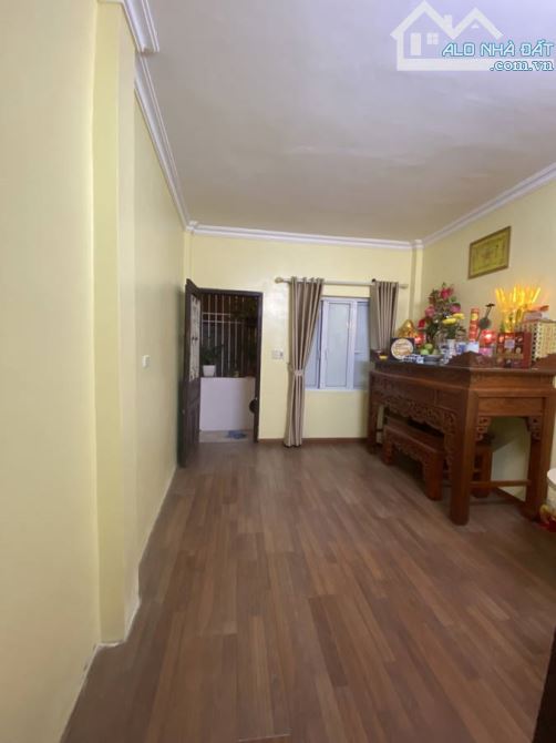 Bán nhà ngõ Cẩm Văn,  28mx5 tầng, giá 6.5 tỉ, gần chợ gần trường từ cấp 1 đến cấp 3 - 2