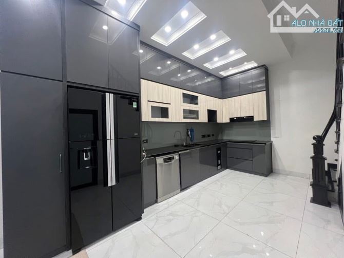 NHÀ ĐẸP GIỮA TRUNG TÂM NGỌC LÂM – NGUYỄN VĂN CỪ | HÀNG XÓM MYPEC – GẦN CẦU CHƯƠNG DƯƠNG - 2