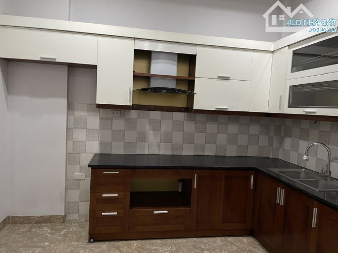 Bán nhà chính chủ phố Định Công,60m2,4T,mt4m,gần phố, ở sướng. - 2