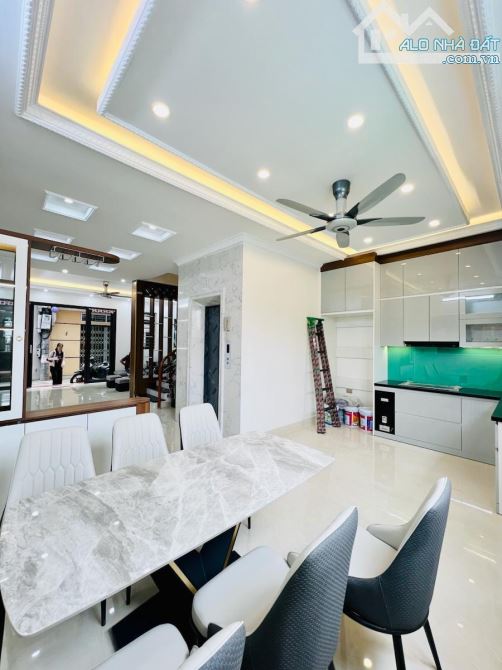 Gia đình cần bán gấp căn nhà mới đẹp tại phố Tam Trinh – thiết kế hiện đại,đủ công năng - 2