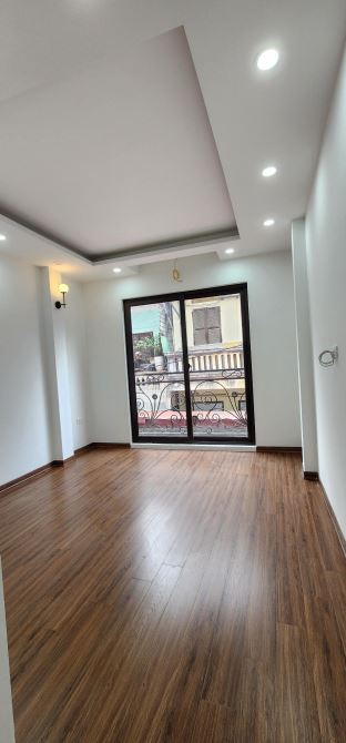 Chính chủ nhờ bán nhà mới xây 6 tầng thang máy phố Lê Duẩn, Hồ Ba Mẫu - 2