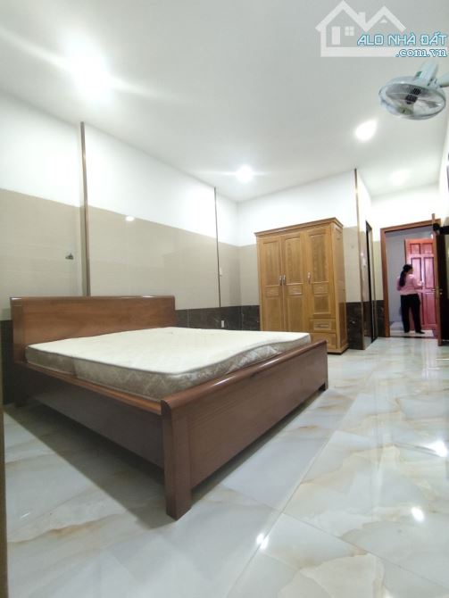 Bán 14 CHDV 7 tầng 8x20 thang máy Cách mạng Tháng 8 dòng tiền 90 triệu/tháng - 2