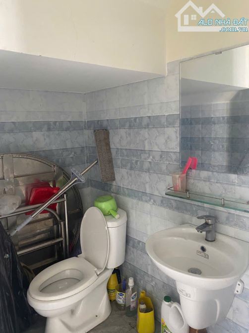 🏘️ Cân Nhắc Ngay: Căn Nhà Góc 2 Mặt Tiền Đáng Mua với Tiềm Năng Kinh Doanh! - 2