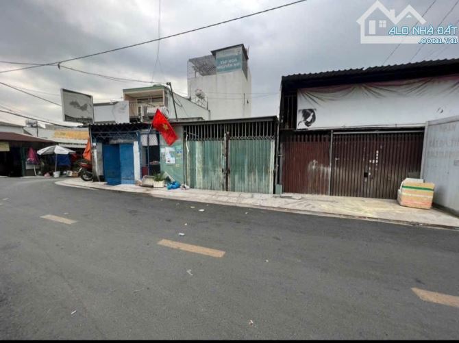 Bán đất khủng 5.44*19m . Tặng căn c4. Mặt tiền nhựa Tân Thới Nhì. HM - 2