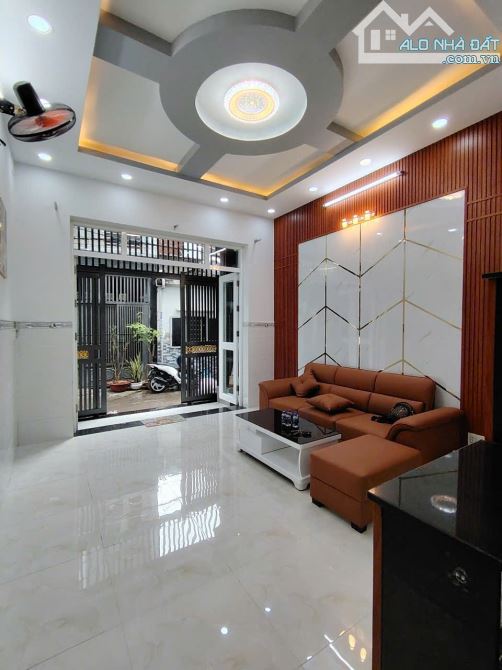 Nhà 4 tầng đường xe hơi thông suốt , chợ Đông Bắc , gần CV Phần Mềm , giá chỉ 4.85 tỷ - 2