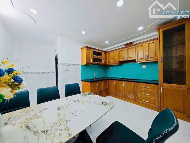 Siêu phẩm Nguyễn Phi Khanh - 13.6 TỶ - 80m² - 3 lầu - 6PN - 2
