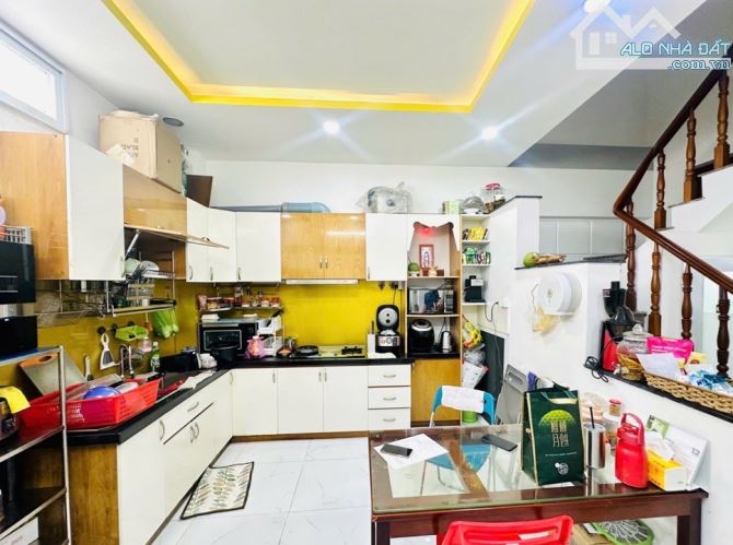 NHÀ SIÊU PHẨM, Nguyễn Kiệm, Phú Nhuận, HXH 5m, 3Tầng - 4PN,3WC - DT 40m2, Hơn 7 tỷ - 2