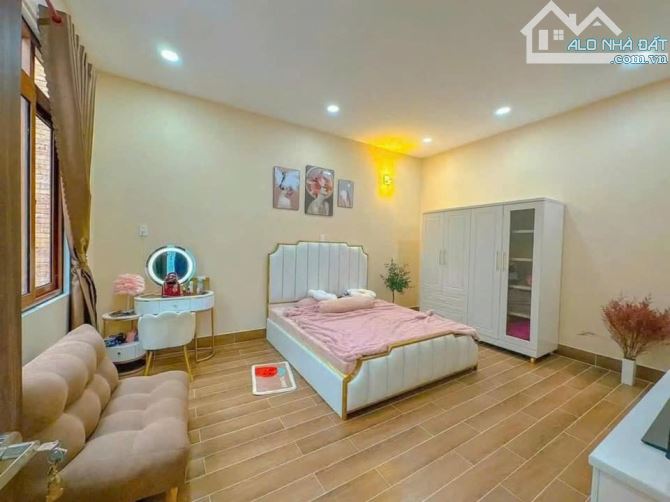 Cứu Chủ Ngộp Thở Cần Bán Gấp Căn Nhà 3 phòng ngủ Lỗ 200tr - Gần Cây xăng Huỳnh văn nghệ - 2