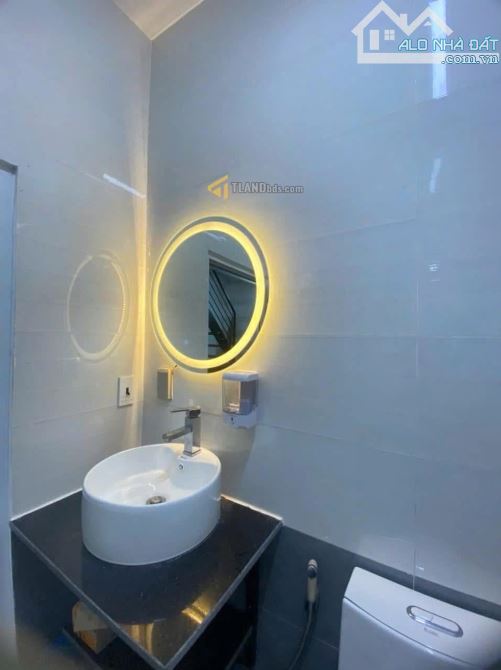 BÁN NHÀ TRUNG TÂM P2 . DT 84m2 , có sân đậu ô tô , giá 5 Tỷ 9 - 2