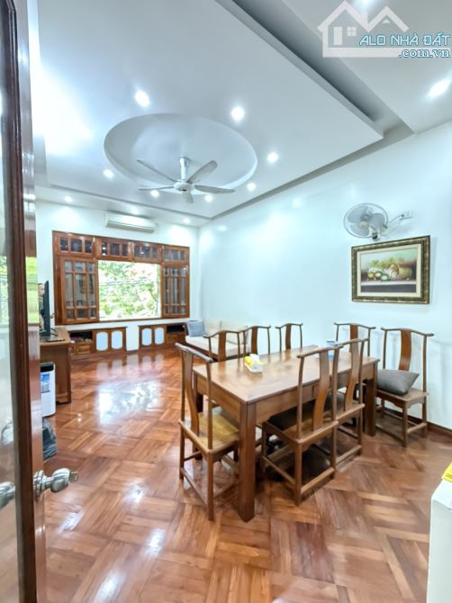 BÁN NHÀ PHÂN LÔ HOÀNG CẦU ĐỐNG ĐA,52M2 x 5 TẦNG,O CHƠF THANG MÁY- VỈA HÈ KINH DOANH. - 2