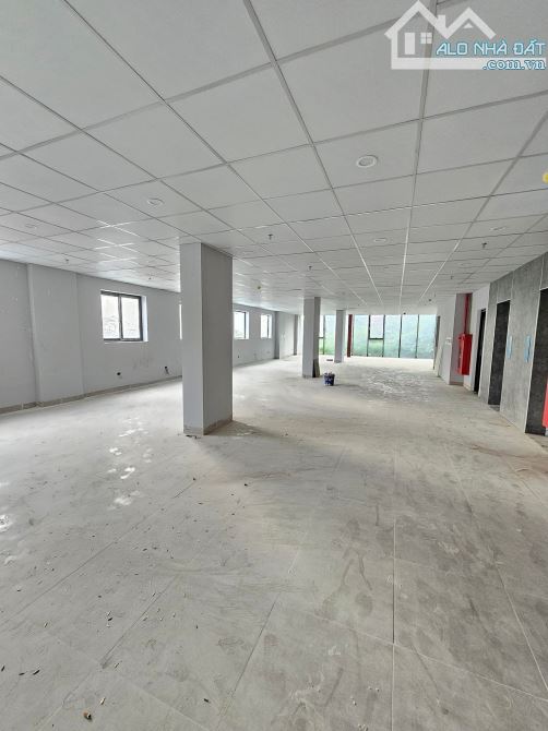 BÁN TOÀ VĂN PHÒNG MẶT PHỐ VŨ TÔNG PHAN 310m2 - 10T THANG MÁY - MT 11m - 145 TỶ -LÔ GÓC-HẦM - 2