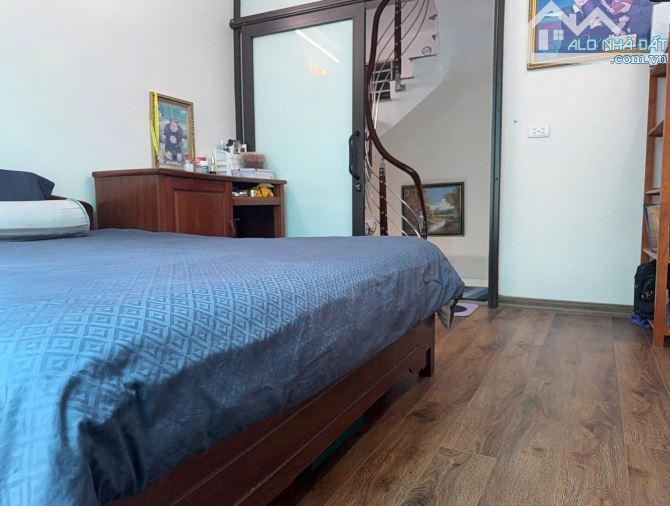 NHỈNH 5 TỶ NHÀ HÀO NAM - NGÕ THÔNG THOÁNG - GẦN CÁT LINH VĂN MIẾU - 6 TẦNG - 2