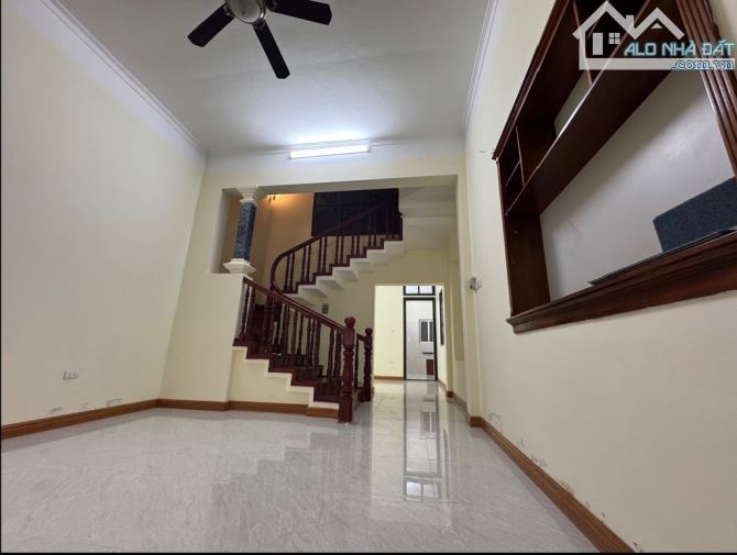 BÁN NHÀ 4 TẦNG BÌA LÀNG NAM HỒNG 45m2 - MT 4,3m, ĐƯỜNG THÔNG, OTO TRÁNH. - 2