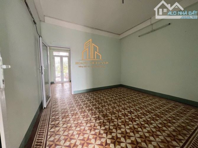 Bán nhà 1 trệt 3 lầu mặt tiền Hoàng Diệu Dt:4x24m (nở hậu)  (thổ cư: 100%) hướng: bắc - gi - 2