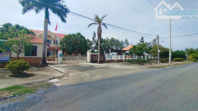 1173m2 có 300m2 thổ Quê mỹ thạnh_Tân Trụ 850 triệu rẻ gần QL1A chợ - 2