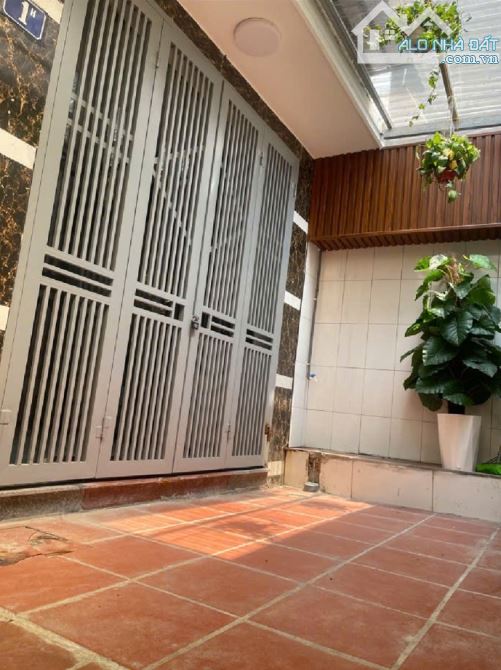 Bán nhà cách mặt phố 3 bước - Nhà mới - ngõ nông rộng thoáng - 2