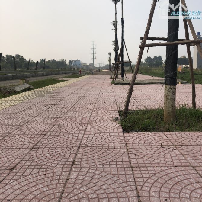 Bán Đất Mặt Vành Đai 3.5 Di Trạch Lô Góc 3 Mặt 75m2 Mặt Tiền 8m Giá Đầu Tư 288 Triệu 1m2 - 2
