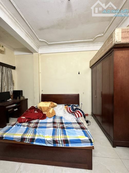 Cần bán gấp siêu phẩm phân lô Trần Quốc Hoàn 37m2 6T, ô tô tránh, dừng đỗ, ngõ thông kinh - 2