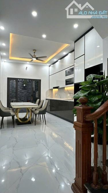 HIẾM CHƯA TỪNG CÓ- PHÂN LÔ- GARA Ô TÔ-HAI BÀ TRƯNG - NỞ HẬU - 2 THOÁNG-78m x5 T - 3
