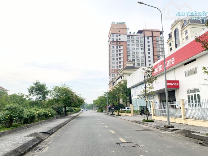 Siêu Phẩm , 2 Mặt Tiền Trước Sau View Kênh Đông Nam Thuỷ An - 3