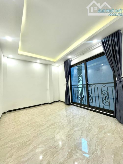Chính chủ nhờ bán căn Thanh Nhàn 30m2 x 5 tầng x mt 4,5m thang máy giá hơn 7 tỷ . - 3