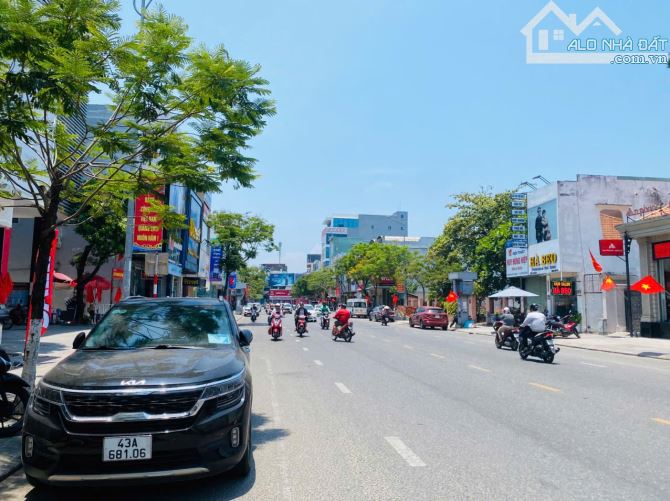 BÁN GẤP - GIÁ RẺ NHẤT KHU VỰC- NHÀ 3 TẦNG KINH DOANH ĐỈNH- PHỐ THỜI TRANG LÊ DUẨN - 3