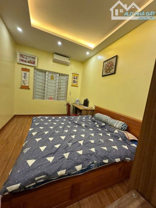 Bán nhà ngõ Cẩm Văn,  28mx5 tầng, giá 6.5 tỉ, gần chợ gần trường từ cấp 1 đến cấp 3 - 3