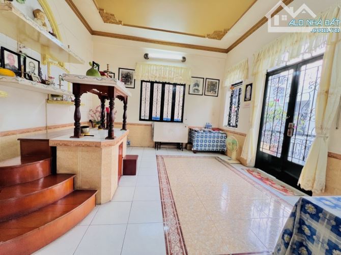 BIỆT THỰ CỔ - KHU VIP PHAN XÍCH LONG - PHÚ NHUẬN – 3 TẦNG- 240M2- NGANG 12M – CHỈ 37.9 TỶ - 3