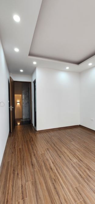 Chính chủ nhờ bán nhà mới xây 6 tầng thang máy phố Lê Duẩn, Hồ Ba Mẫu - 3