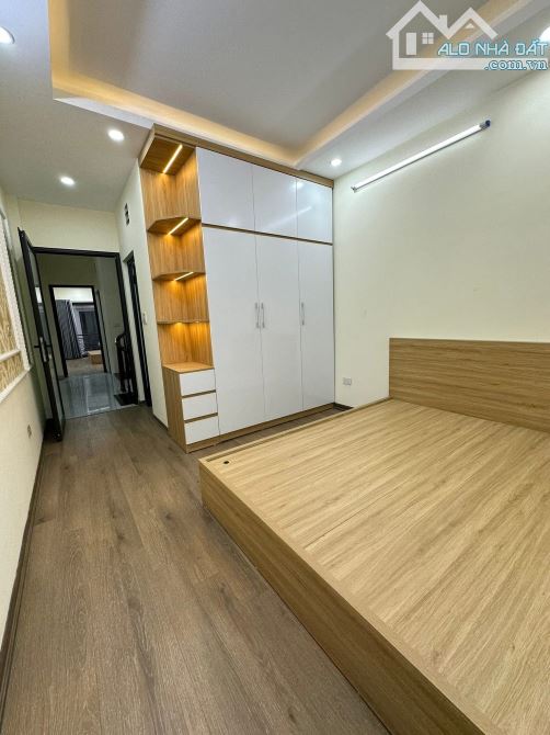 🔥LĨNH NAM - NHỈNH 8 TỶ RƯỠI - NHÀ ĐẸP 6 NGỦ – 2 THOÁNG – CÁCH MẶT PHỐ 50M - 3