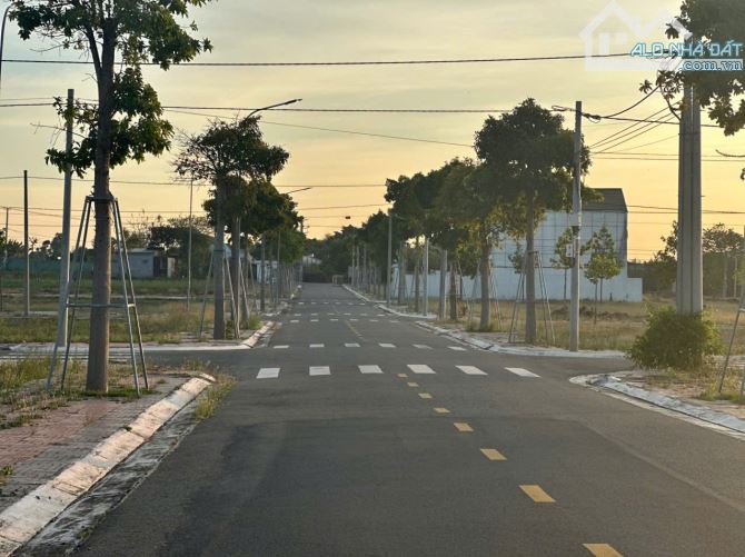 Bán gấp nền đất 133m² sổ hồng riêng ở đường số 28 Hòa Long Bà Rịa giá 1ty XXX - 1