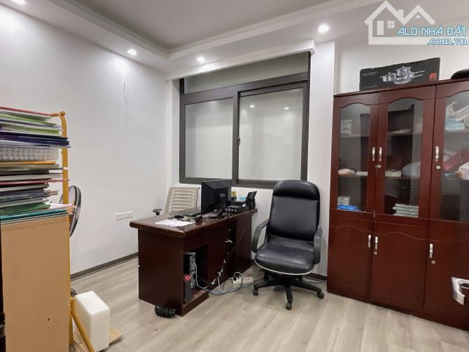 PHÂN LÔ CHÙA LÁNG NGÕ THÔNG OTO TRÁNH KINH DOANH GẦN PHỐ 5 TẦNG 50m MT 5.2m 18 Tỷ - 3