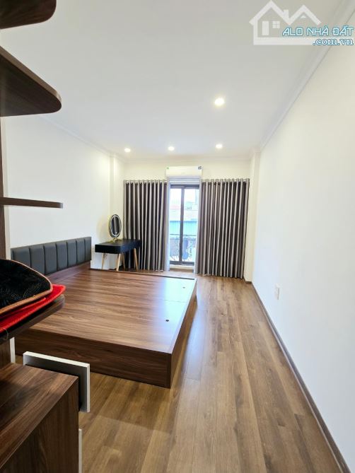 Nhà 6 tầng mới kính kong, Giang Biên, full nội thất xịn xò, ô tô cách 10m, 31m, nhỉnh 5 tỷ - 3